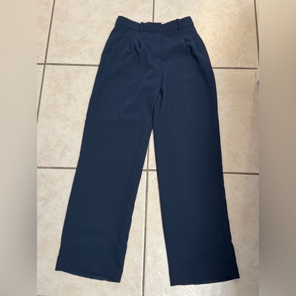 Aritzia Wilfred Crepette Effortless Pants - Regular
